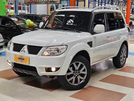 MITSUBISHI PAJERO TR4 2.0 4X2 16V 140CV FLEX 4P MANUAL